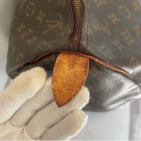 LOUIS VUITTON Monogram Speedy 40 Handbag, Authentic, Vintage, EUC. - Picture 14 of 16